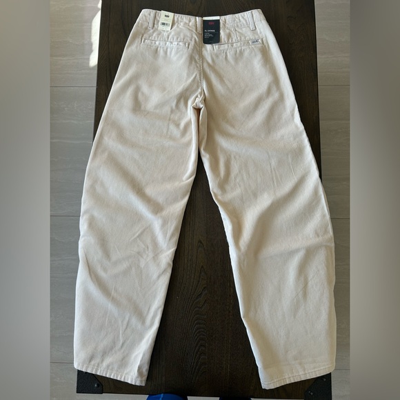 Levi's Off-White Corduroy Pants - Picture 9 of 16